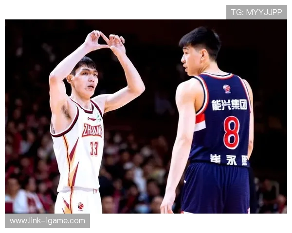 广州队激战对手全力冲击胜利 迎接赛季关键时刻的生死对决