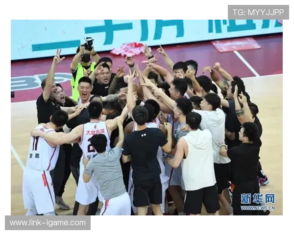 广东宏远：篮球王朝的崛起与辉煌历程探析