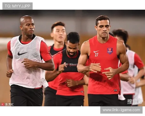 重庆足球队在世界锦标赛中的默契配合与战术分析