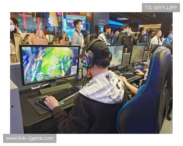 GEN战队再创巅峰辉煌书写电竞传奇新篇章震撼全场燃动青春热血