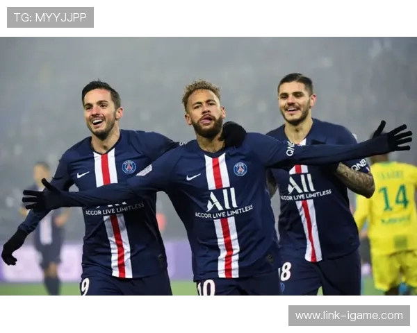 巴黎与第戎精彩对决赛果揭晓球迷热议比赛亮点与表现分析